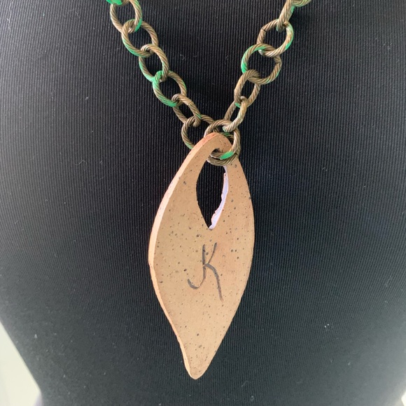 Necklace leaf pottery pendant - Picture 3 of 10